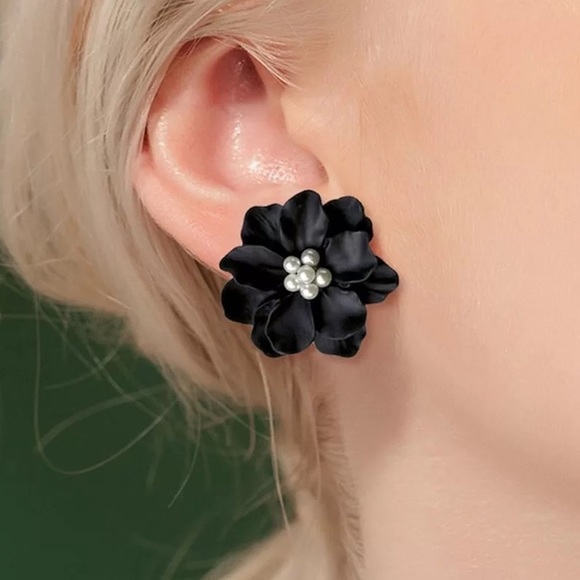 Jewelry - Black Bohemian Resin Pearls Statement Earrings